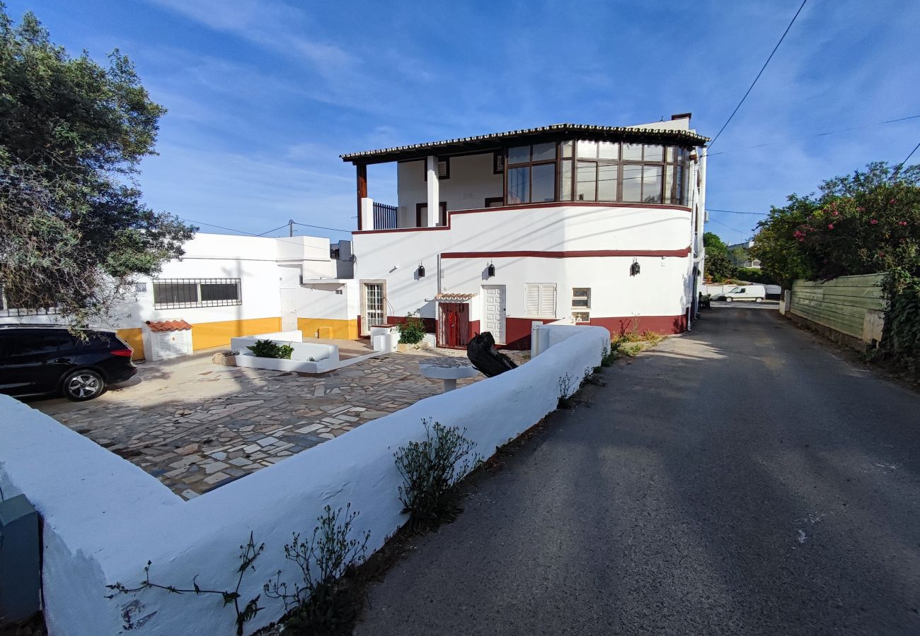 Apartamento em São Brás de Alportel - Algarve, apartamento T1 renovado c/ varanda, S. Brás de Alportel