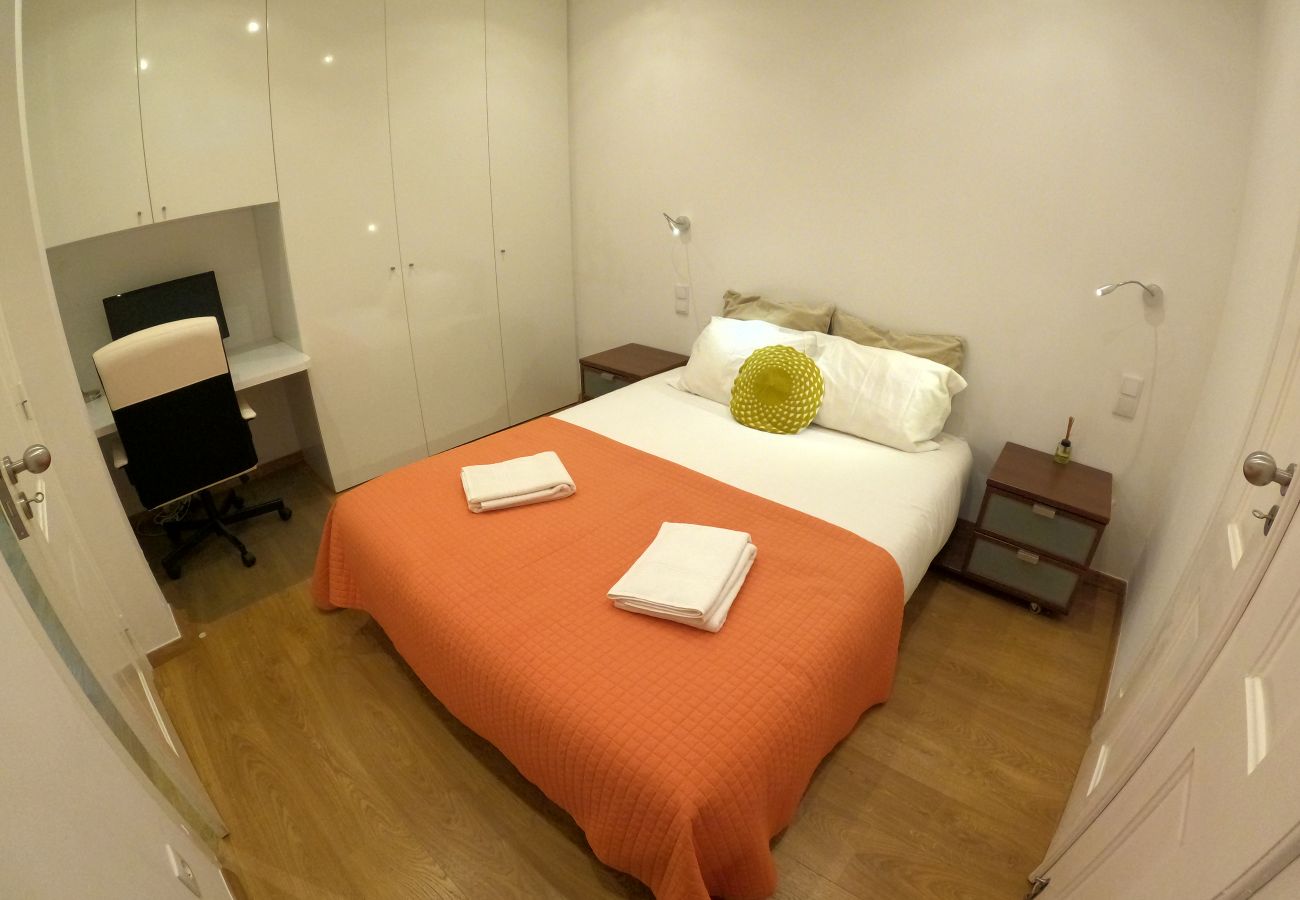 Apartamento em Lisboa - Lisboa, apartamento T1 renovado com patio junto aos Mártires da Pátria, Lisboa