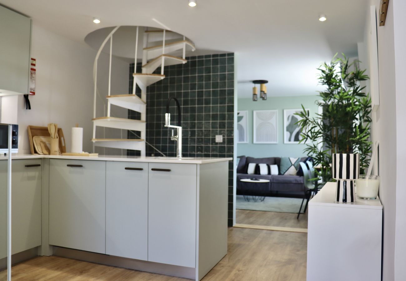 Apartamento em Lisboa - Lisboa, T2 duplex renovado com vista rio, Beato, Lisboa