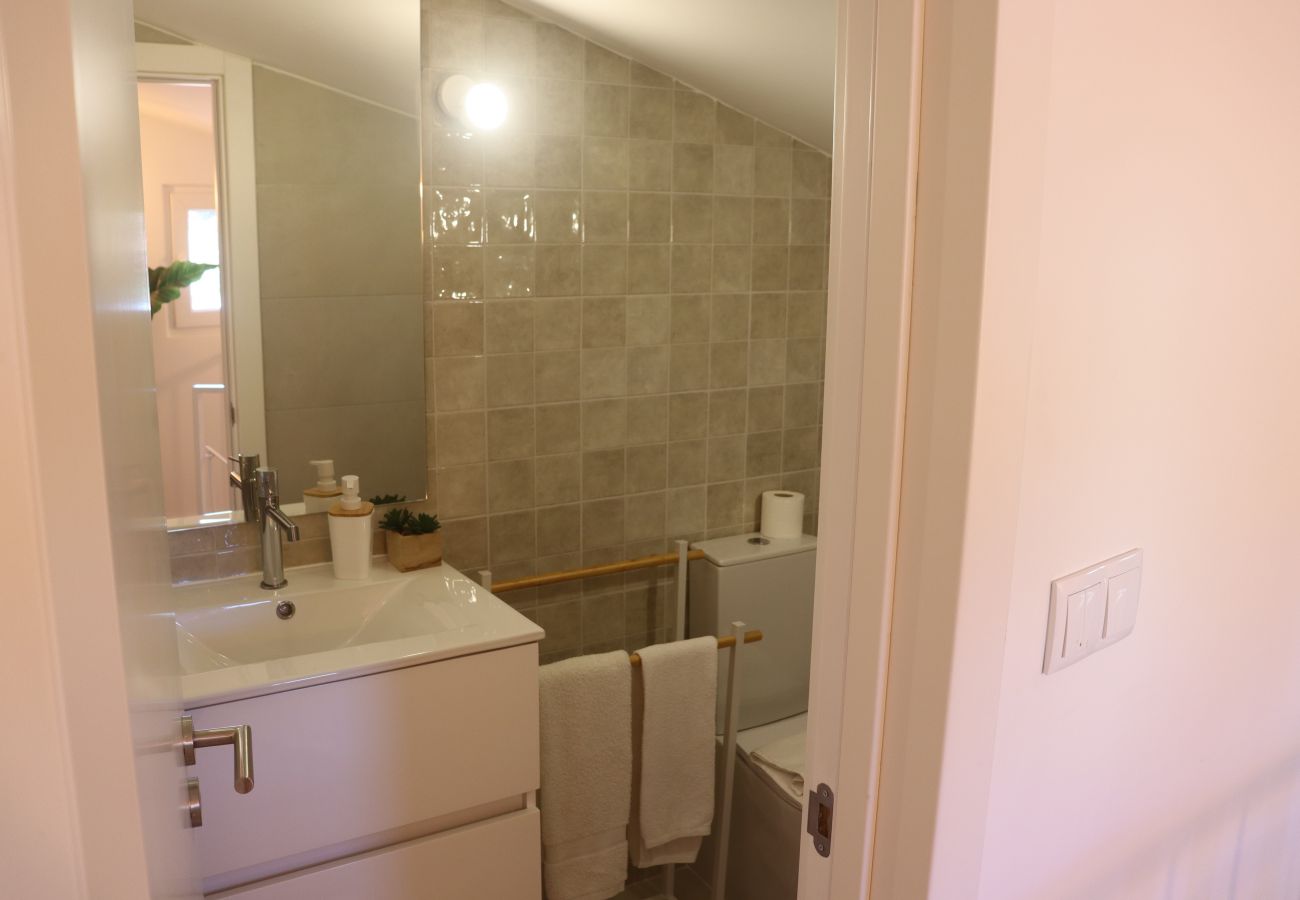 Apartamento em Lisboa - Lisboa, T2 duplex renovado com vista rio, Beato, Lisboa