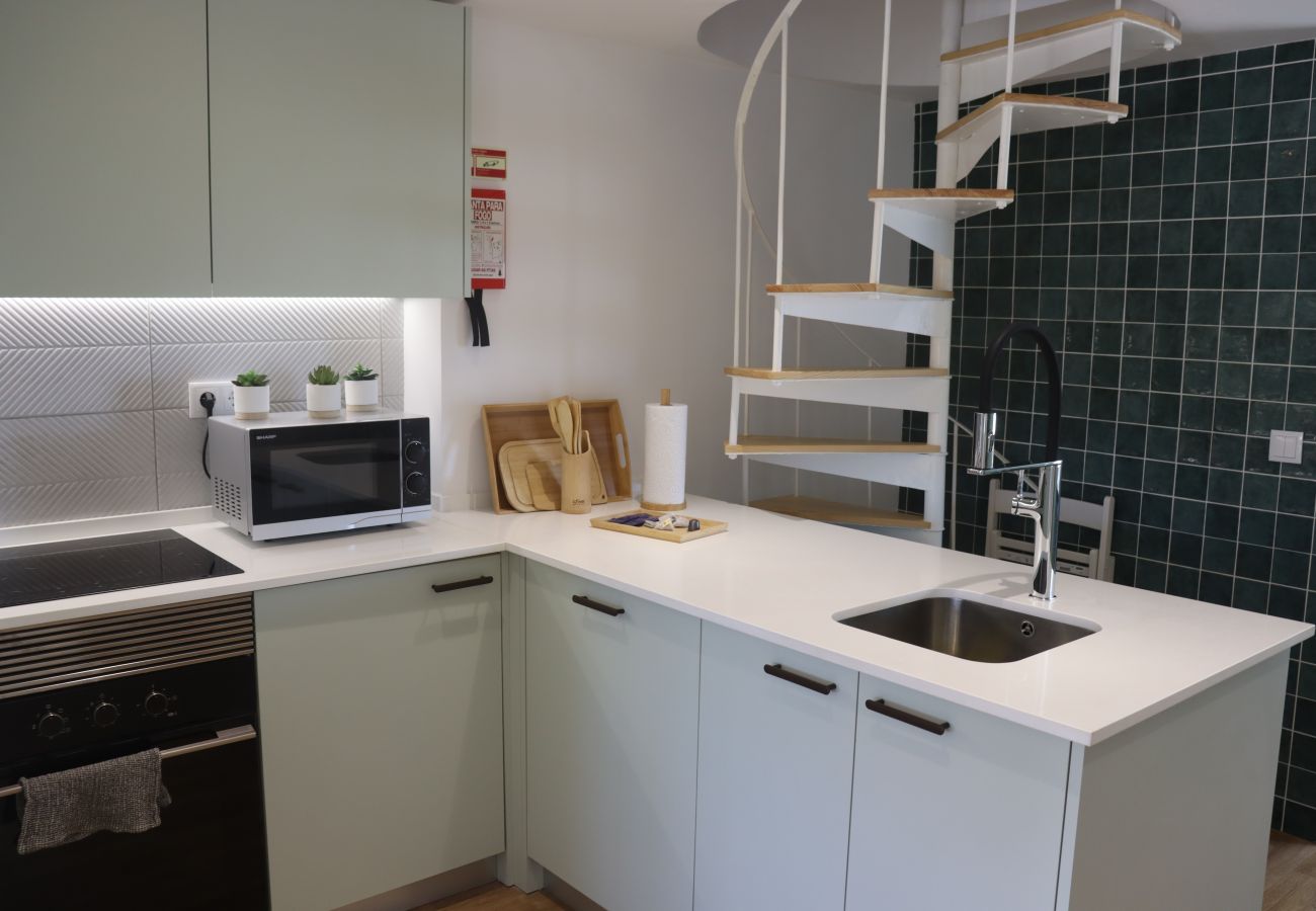 Apartamento em Lisboa - Lisboa, T2 duplex renovado com vista rio, Beato, Lisboa