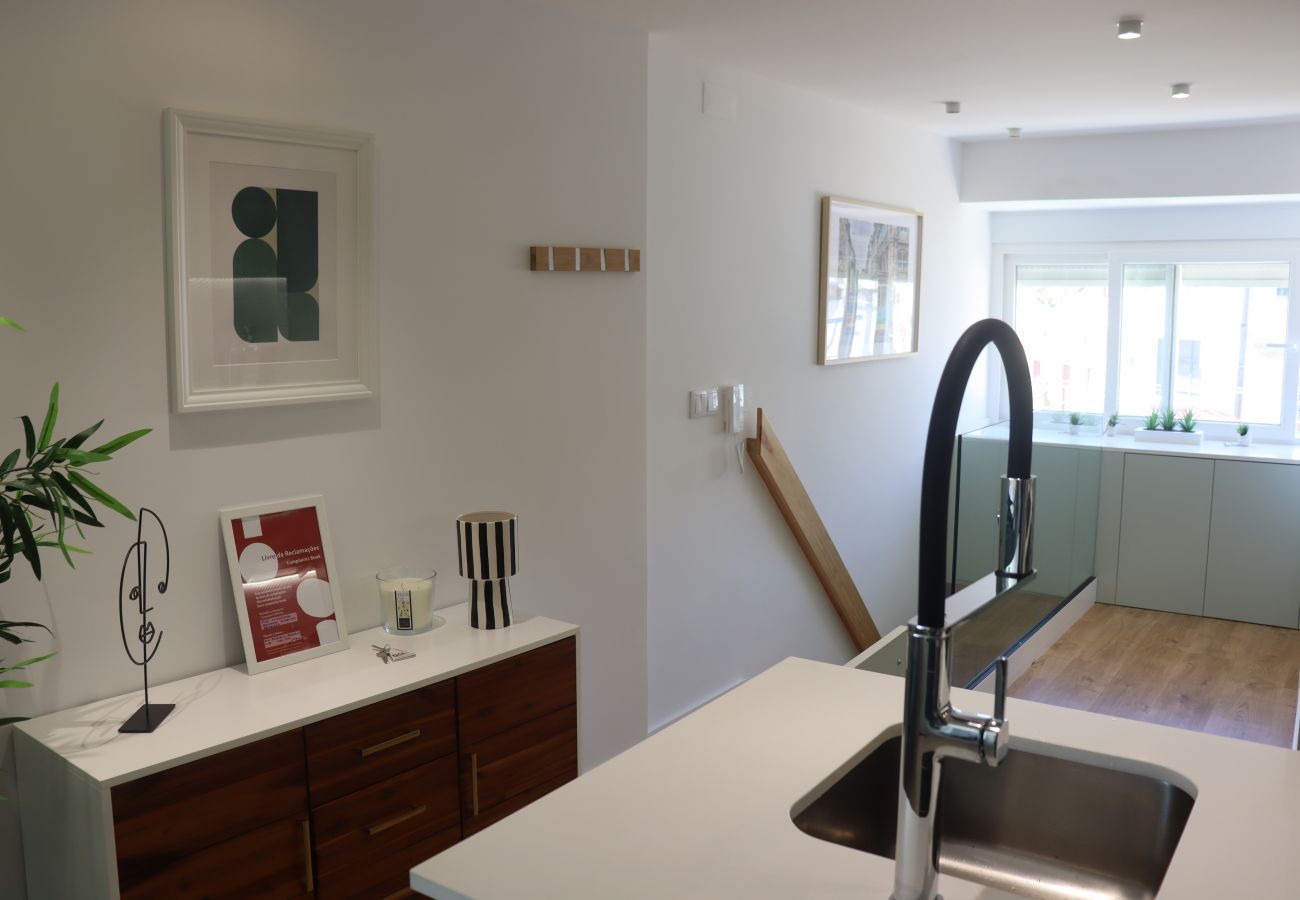 Apartamento em Lisboa - Lisboa, T2 duplex renovado com vista rio, Beato, Lisboa