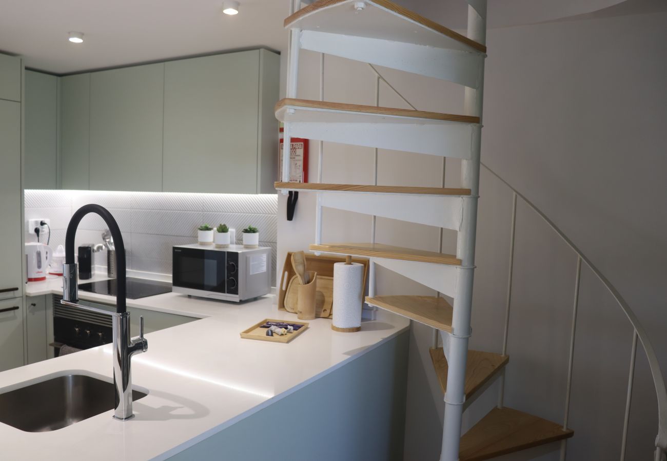 Apartamento em Lisboa - Lisboa, T2 duplex renovado com vista rio, Beato, Lisboa