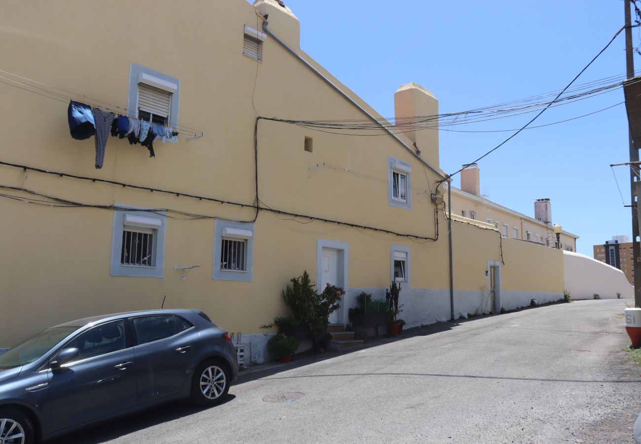Apartamento em Lisboa - Lisboa, T2 duplex renovado com vista rio, Beato, Lisboa