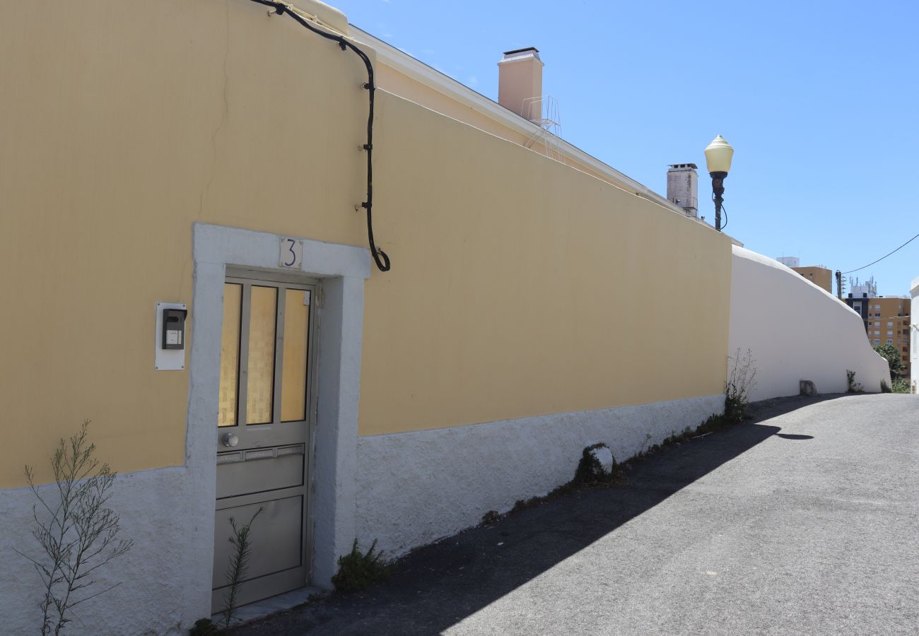 Apartamento em Lisboa - Lisboa, T2 duplex renovado com vista rio, Beato, Lisboa