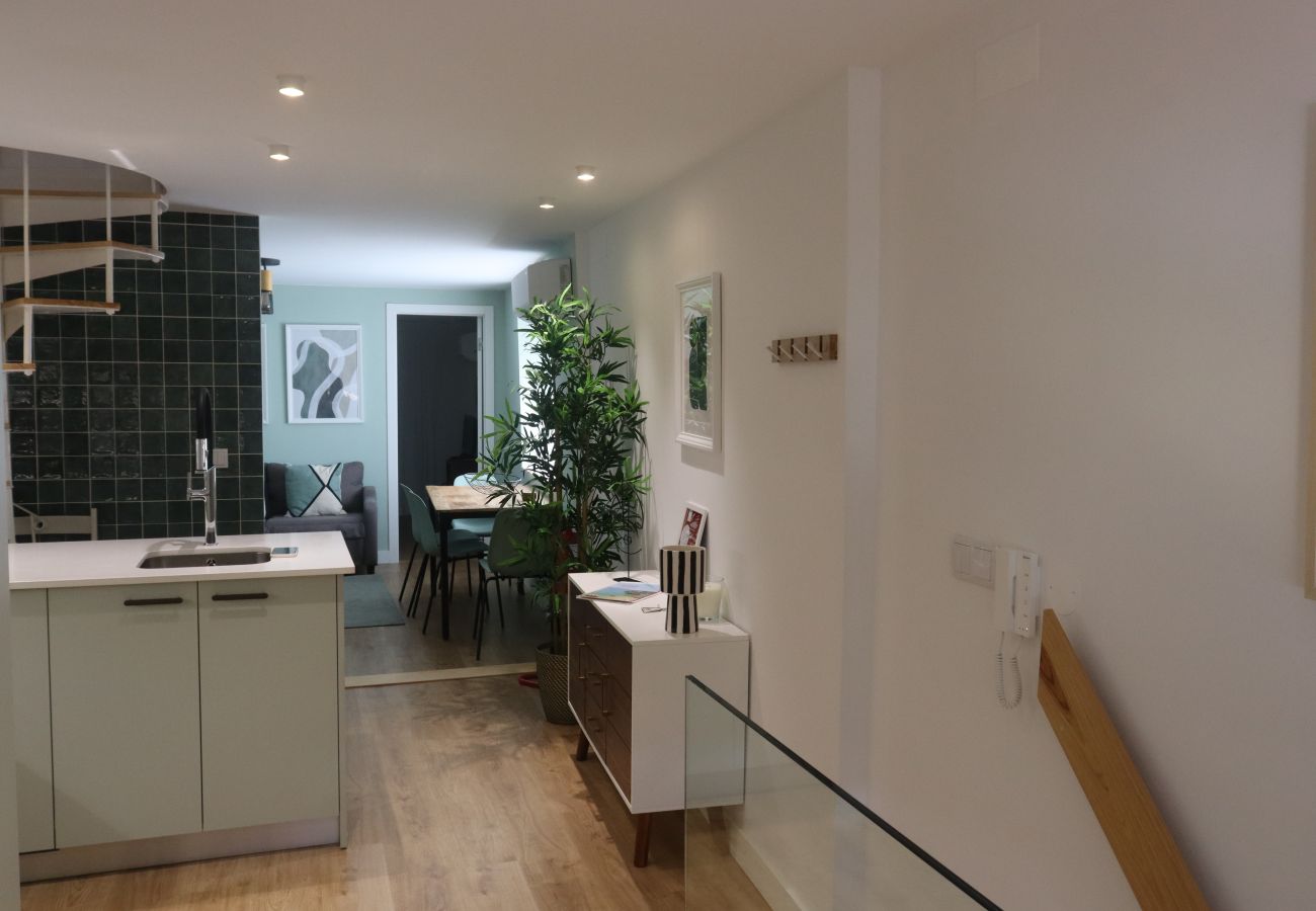 Apartamento em Lisboa - Lisboa, T2 duplex renovado com vista rio, Beato, Lisboa