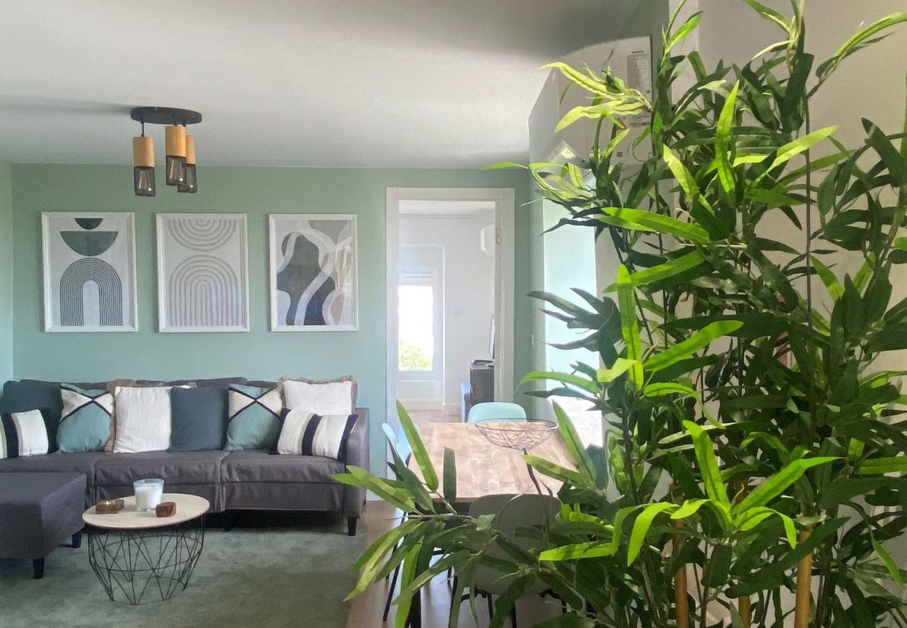 Apartamento em Lisboa - Lisboa, T2 duplex renovado com vista rio, Beato, Lisboa
