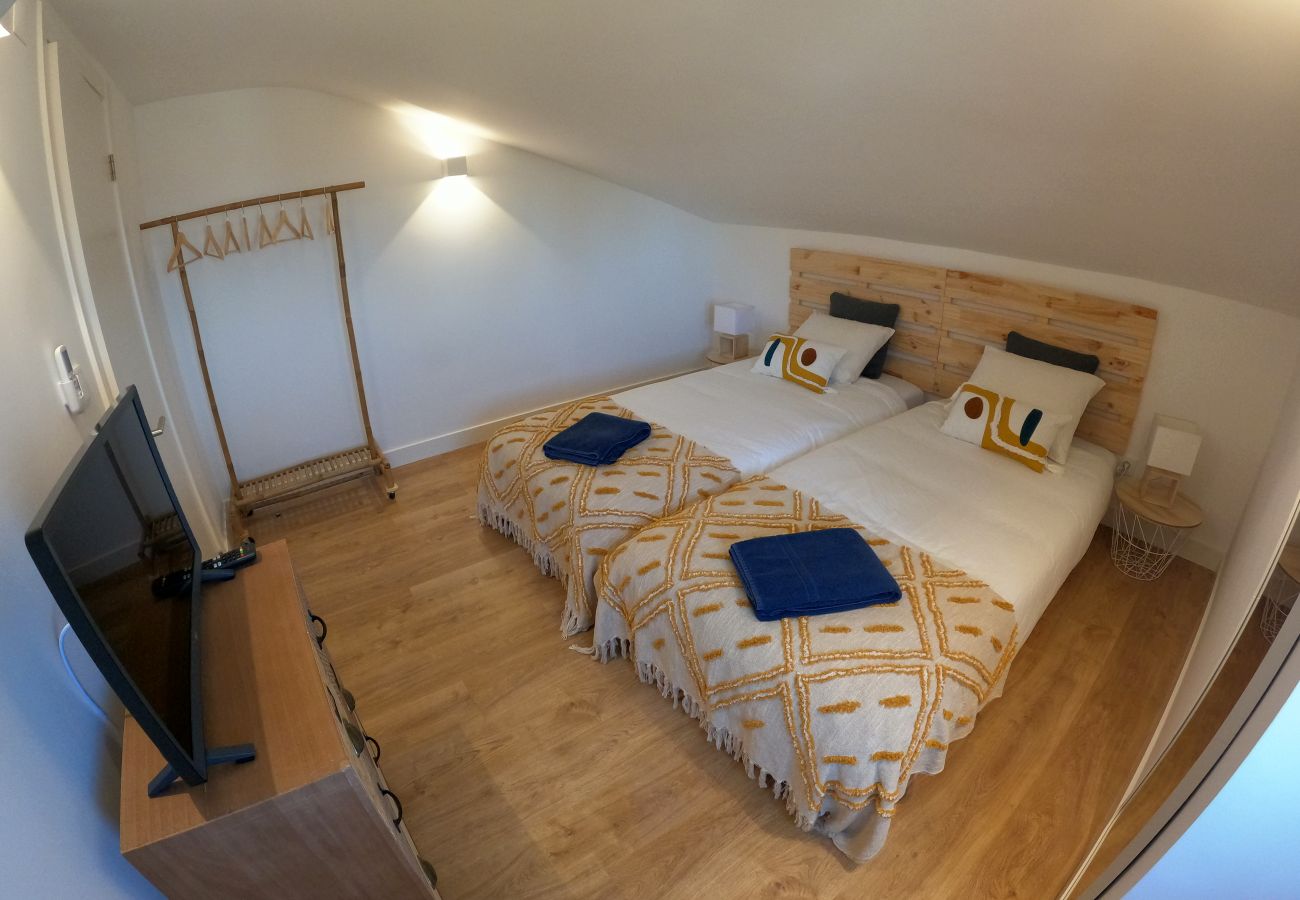 Apartamento em Lisboa - Lisboa, T2 duplex renovado com vista rio, Beato, Lisboa