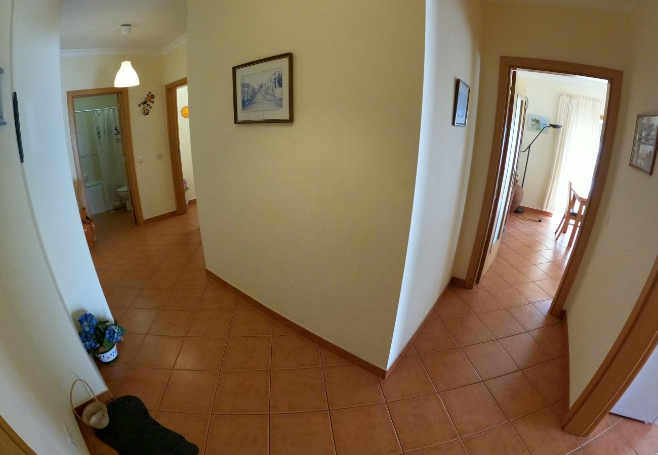Apartamento em Armação de Pêra - Algarve, apartamento T2 amplo c/ varanda, Armação de Pêra