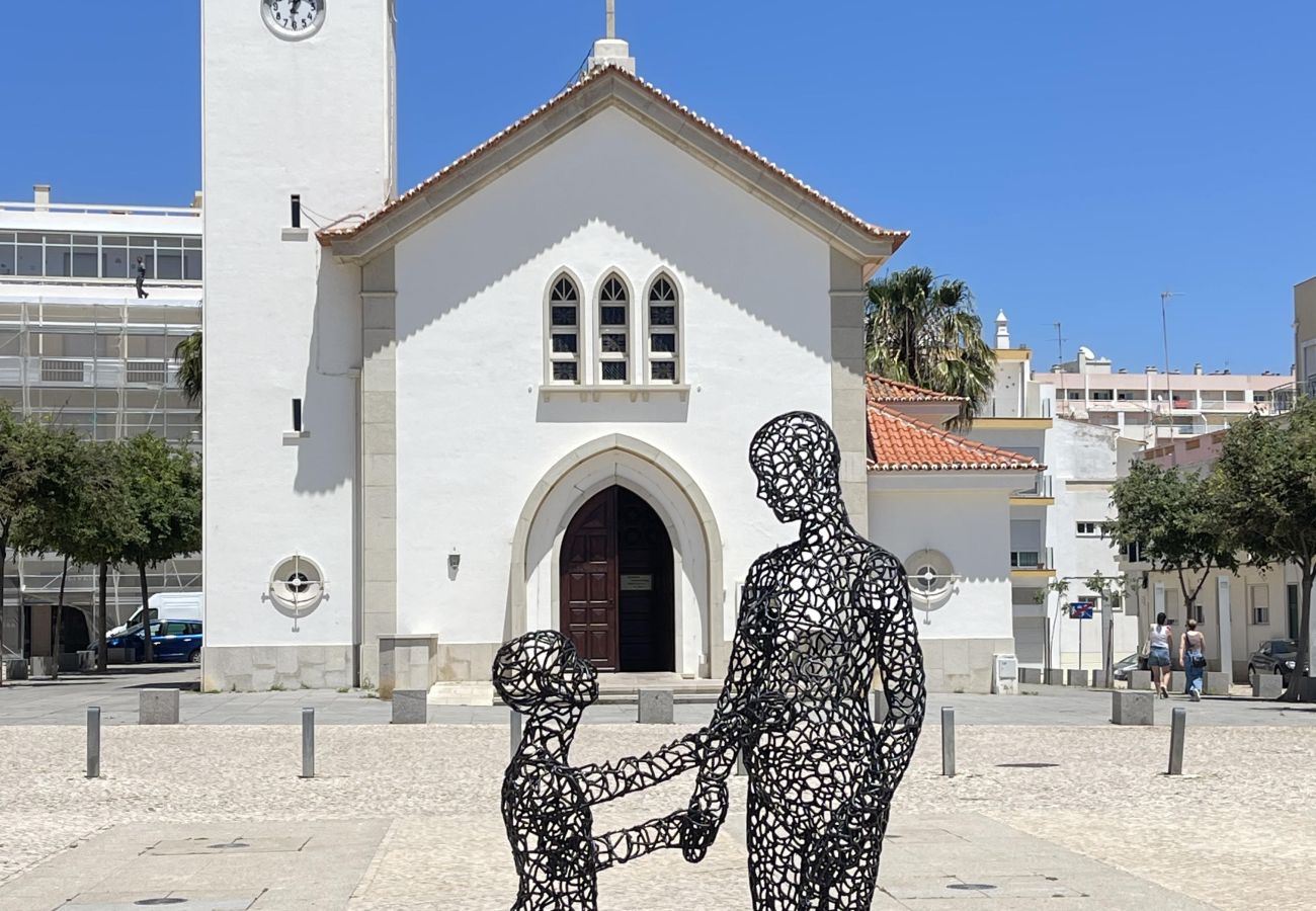 Apartamento em Armação de Pêra - Algarve, apartamento T2 amplo c/ varanda, Armação de Pêra