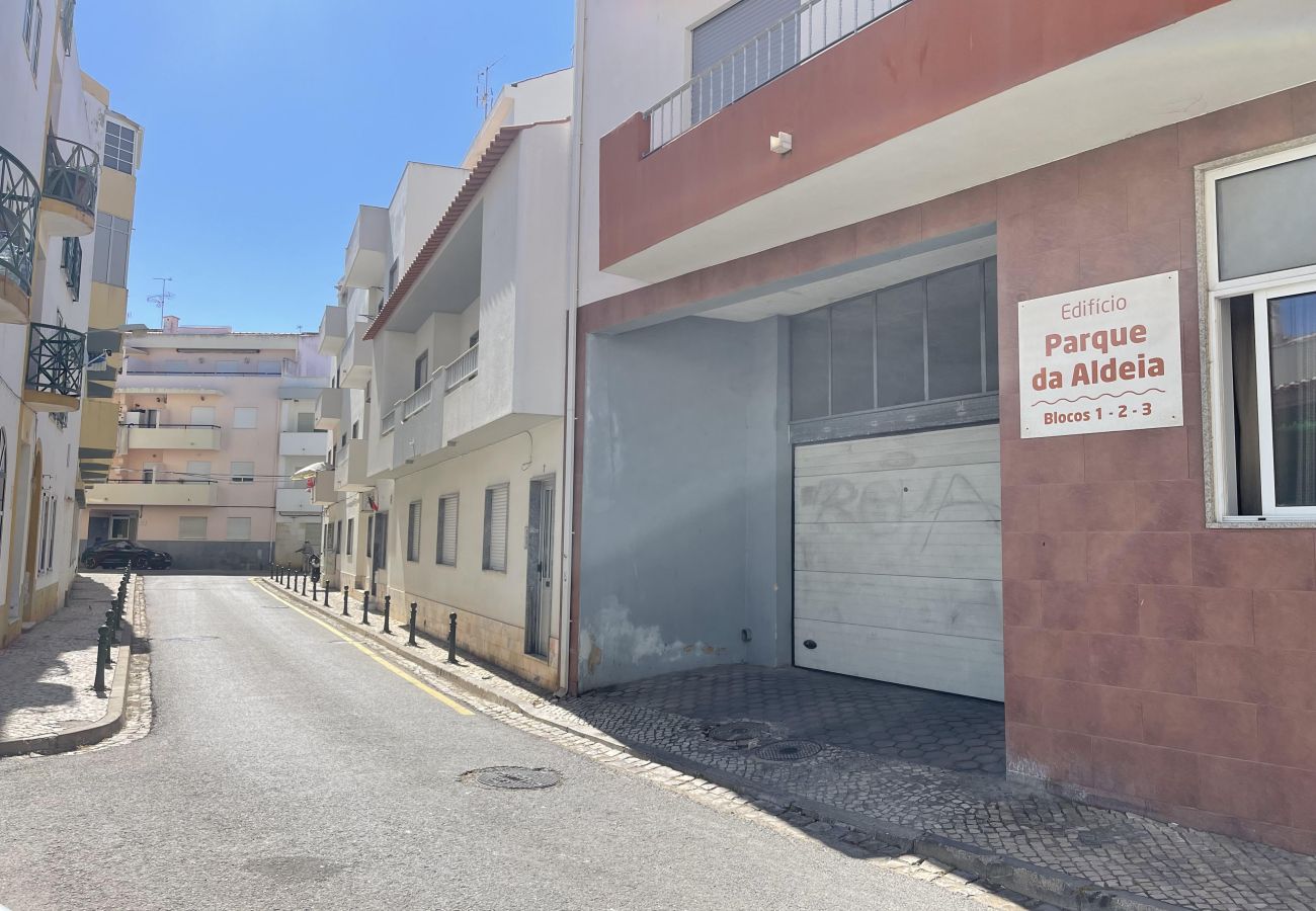 Apartamento em Armação de Pêra - Algarve, apartamento T2 amplo c/ varanda, Armação de Pêra