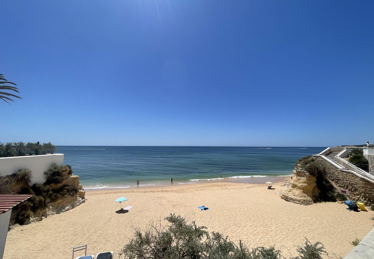 Apartamento em Armação de Pêra - Algarve, apartamento T2 amplo c/ varanda, Armação de Pêra