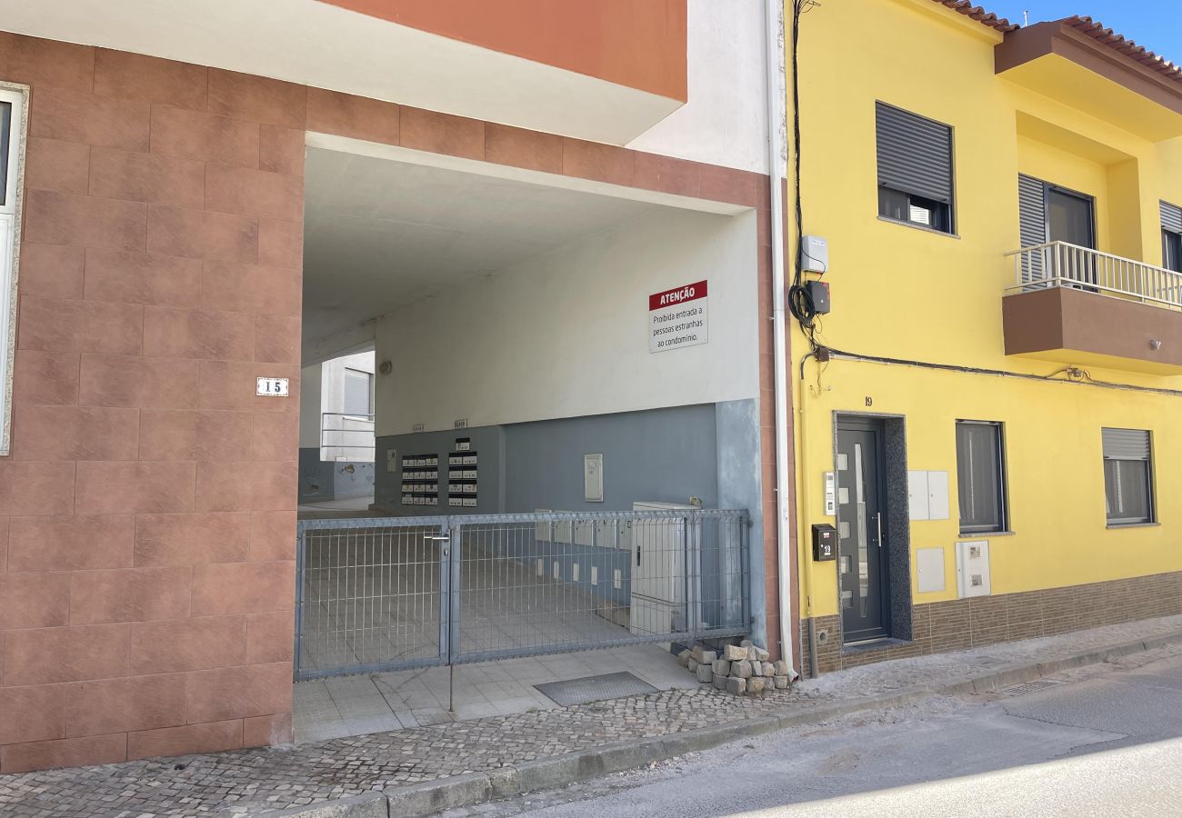 Apartamento em Armação de Pêra - Algarve, apartamento T2 amplo c/ varanda, Armação de Pêra