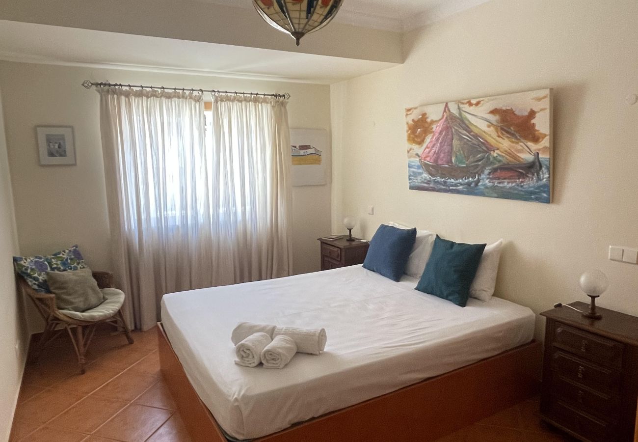 Apartamento em Armação de Pêra - Algarve, apartamento T2 amplo c/ varanda, Armação de Pêra