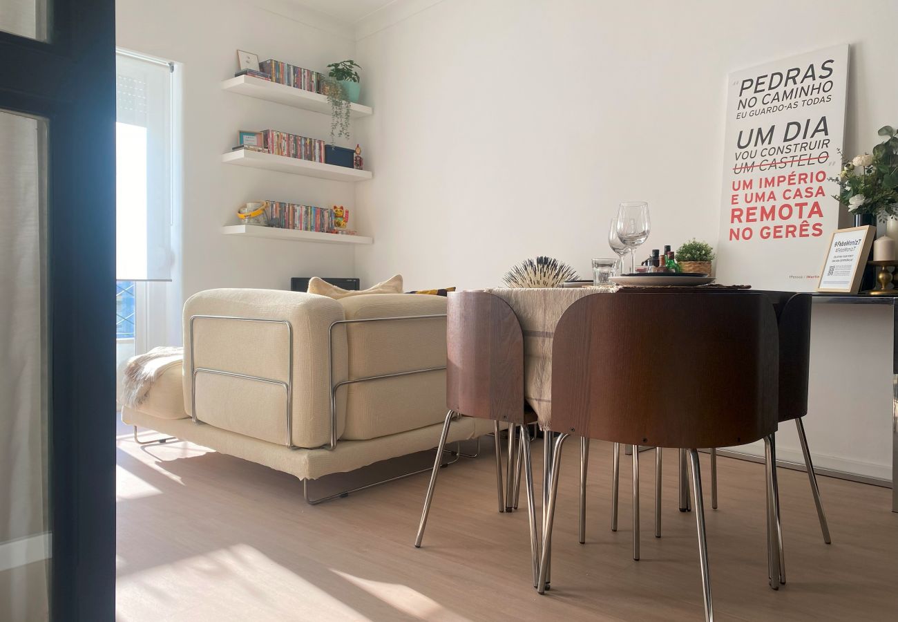 Apartamento em Amadora -  Lisboa, renovado apartamento T2 junto às Portas de Benfica