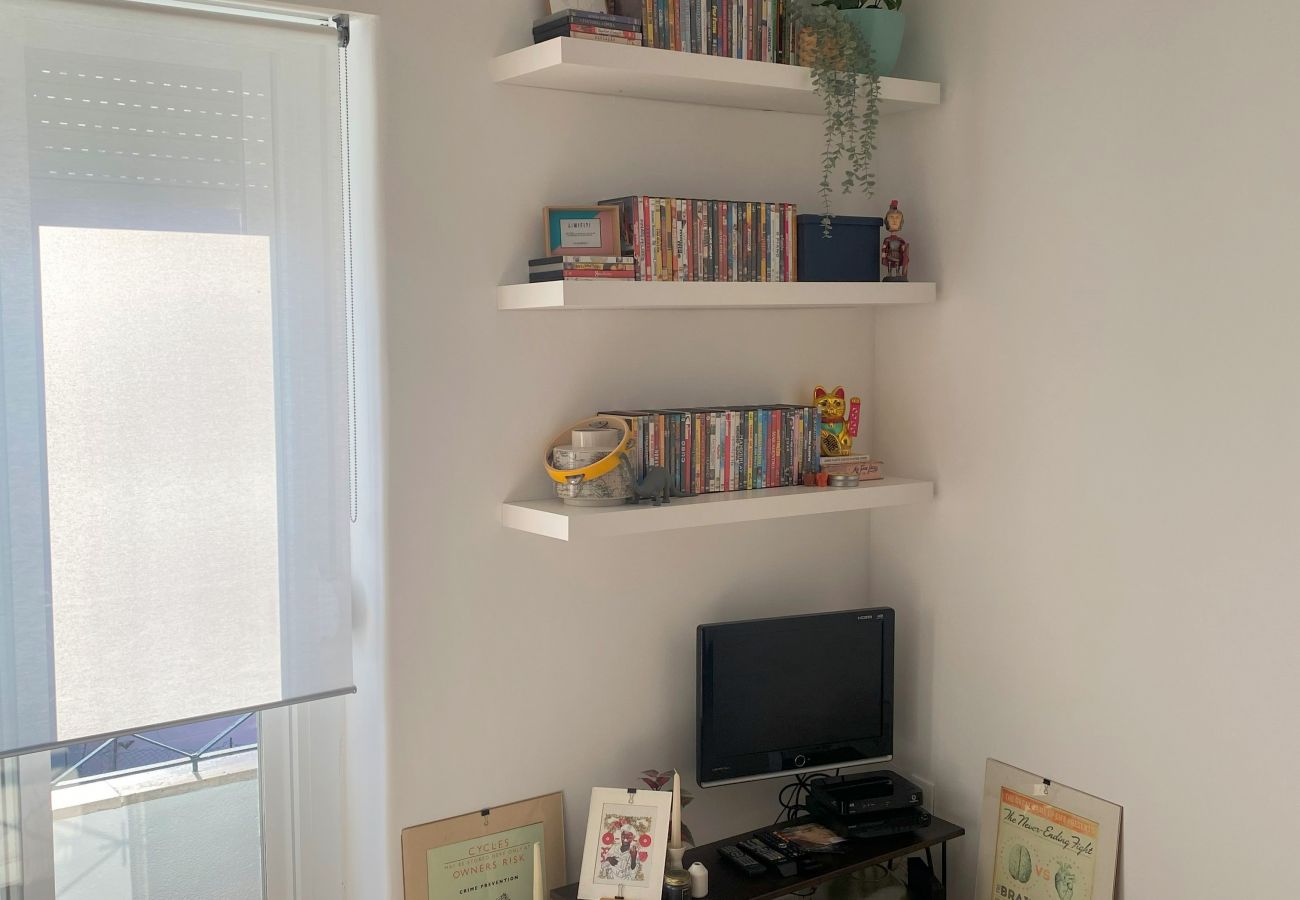 Apartamento em Amadora -  Lisboa, renovado apartamento T2 junto às Portas de Benfica