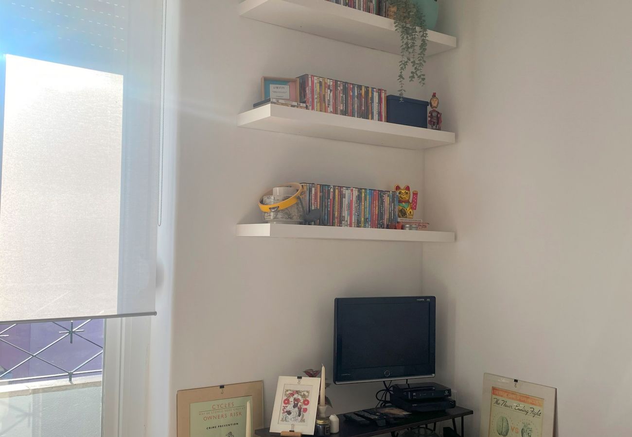 Apartamento em Amadora -  Lisboa, renovado apartamento T2 junto às Portas de Benfica