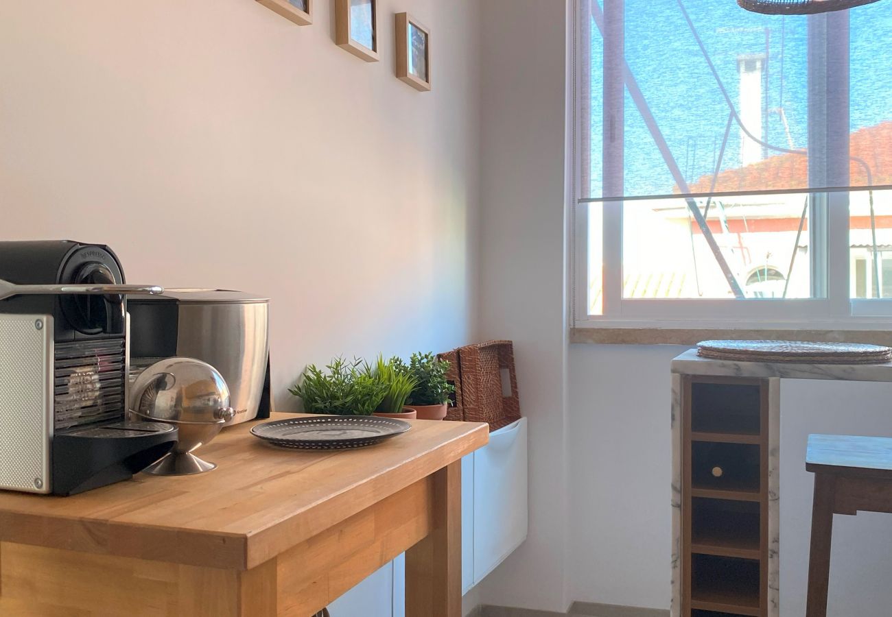 Apartamento em Amadora -  Lisboa, renovado apartamento T2 junto às Portas de Benfica