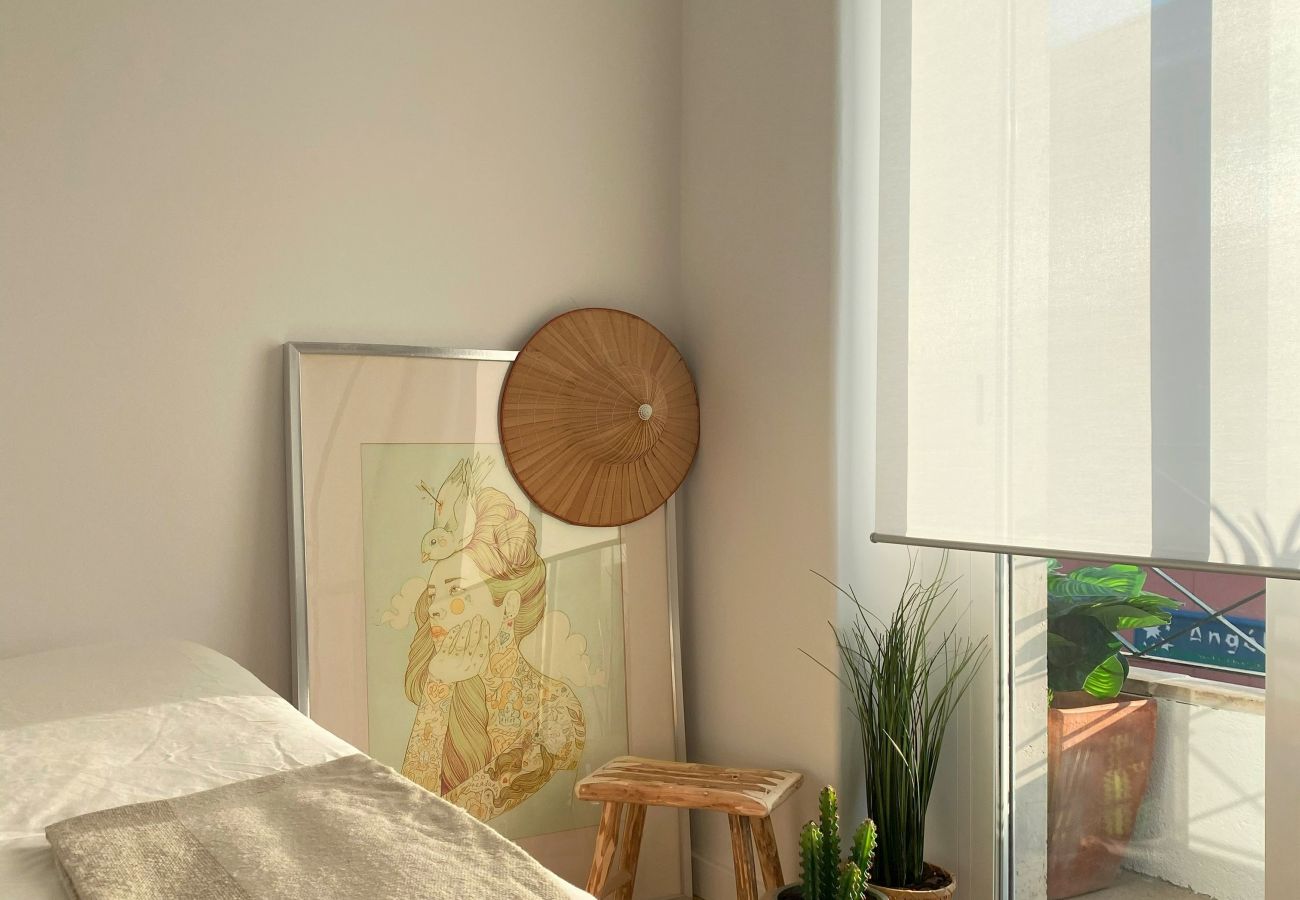 Apartamento em Amadora -  Lisboa, renovado apartamento T2 junto às Portas de Benfica