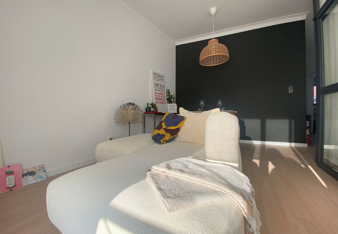 Apartamento em Amadora -  Lisboa, renovado apartamento T2 junto às Portas de Benfica