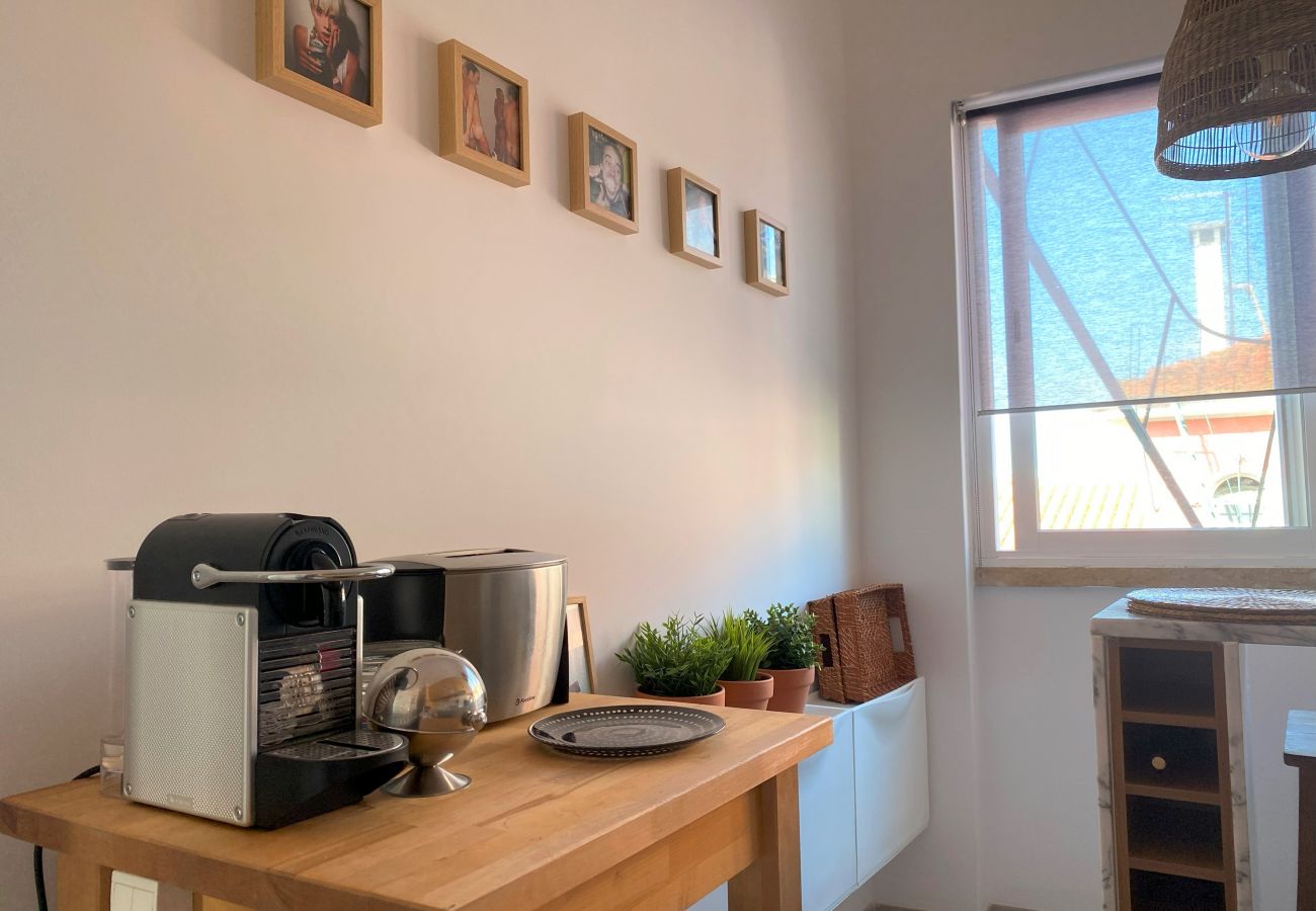 Apartamento em Amadora -  Lisboa, renovado apartamento T2 junto às Portas de Benfica