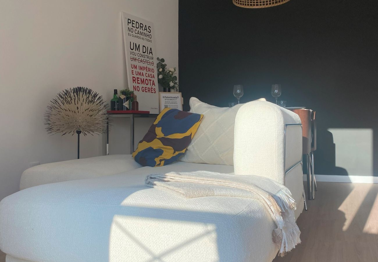 Apartamento em Amadora -  Lisboa, renovado apartamento T2 junto às Portas de Benfica