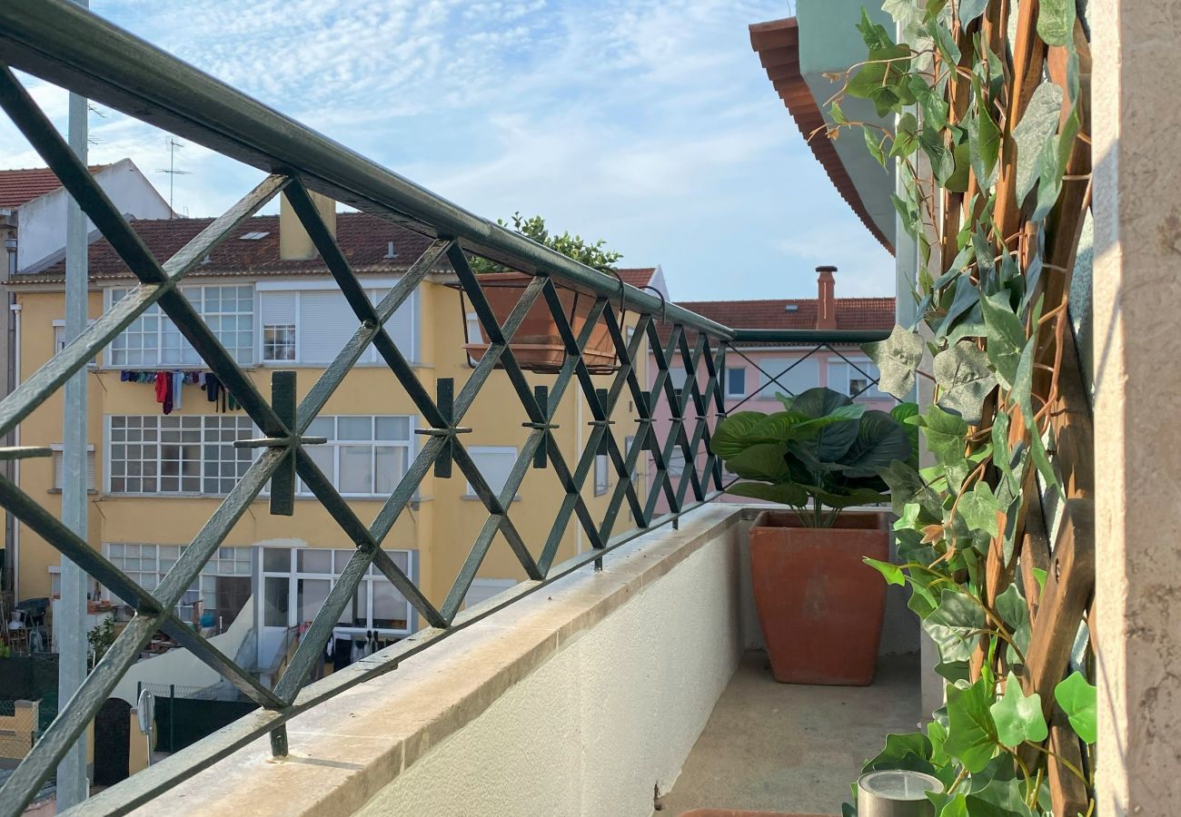 Apartamento em Amadora -  Lisboa, renovado apartamento T2 junto às Portas de Benfica