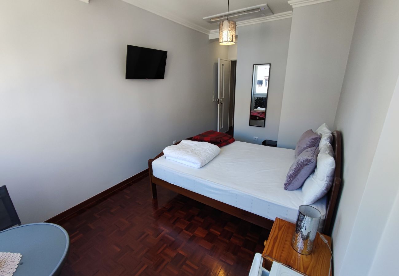 Quarto em Lisboa - Lisboa, Quarto com AC na Penha de França, Lisboa