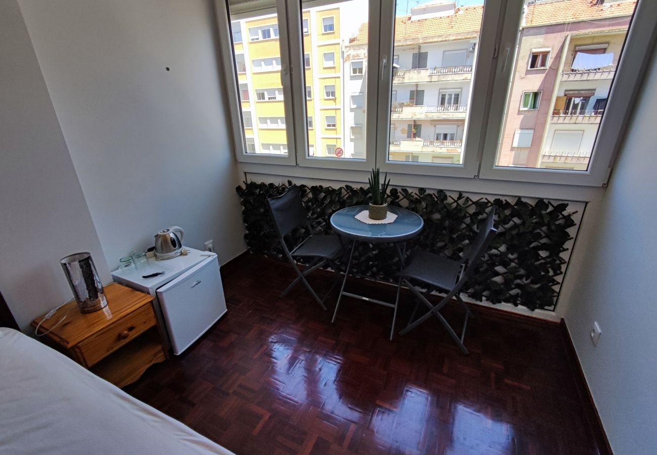 Quarto em Lisboa - Lisboa, Quarto com AC na Penha de França, Lisboa