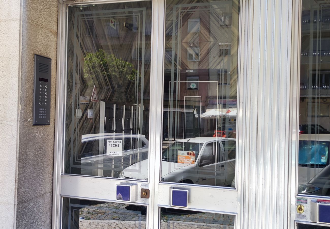 Quarto em Lisboa - Lisboa, Quarto (casal) na Penha de França, Lisboa