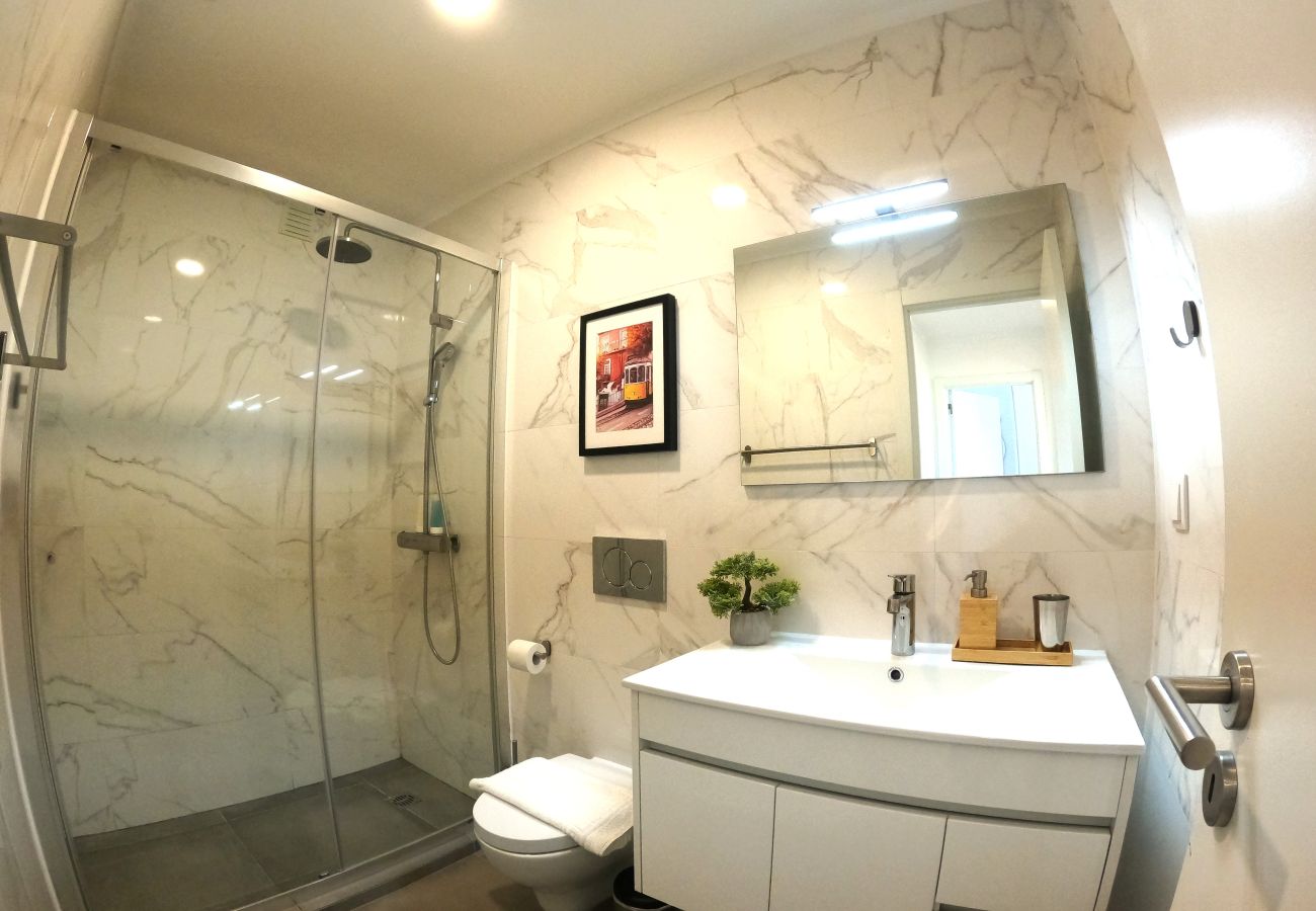 Apartamento em Lisboa - Lisboa T3 moderno em Benfica, Lisboa