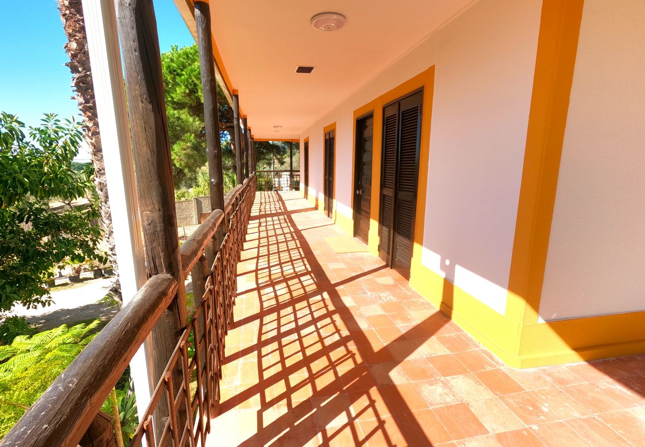 Villa em Caparica - Caparica, Quinta V4 com amplo jardim em Lazarim, Caparica