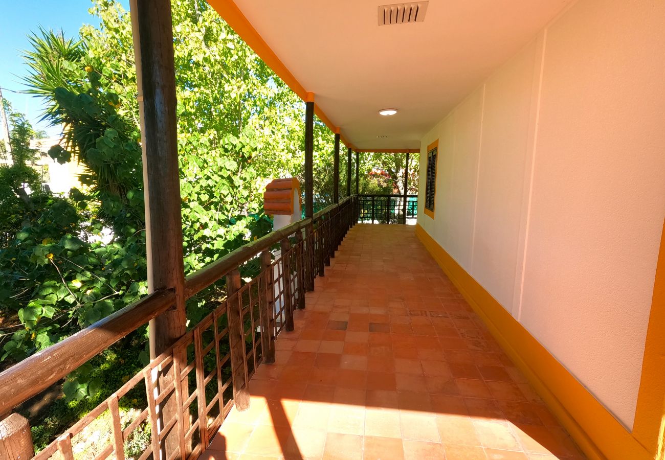 Villa em Caparica - Caparica, Quinta V4 com amplo jardim em Lazarim, Caparica