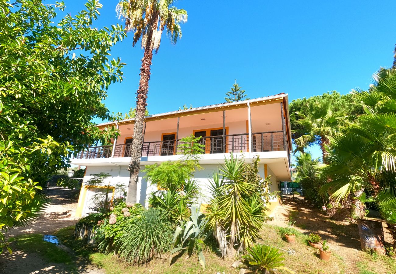 Villa em Caparica - Caparica, Quinta V4 com amplo jardim em Lazarim, Caparica