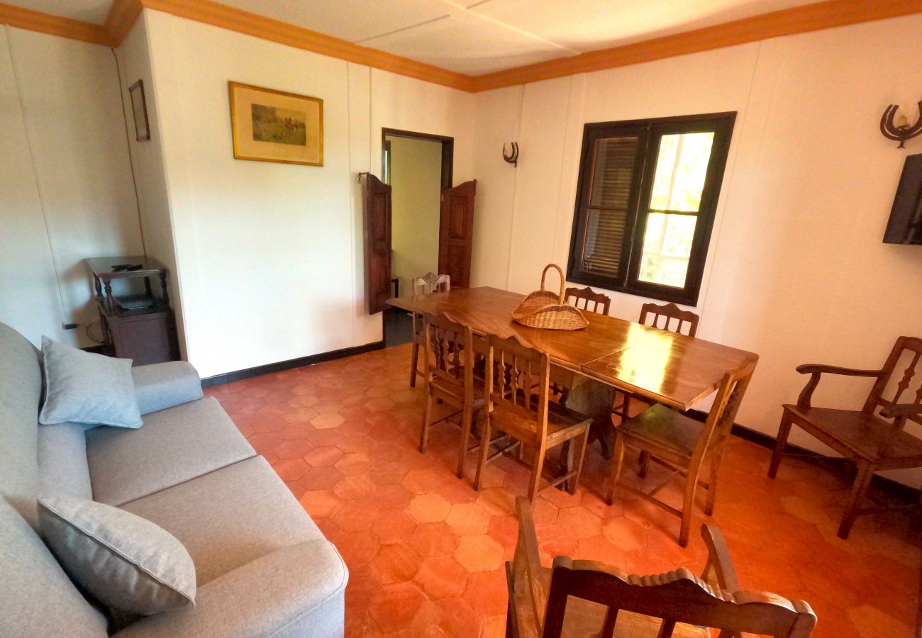 Villa em Caparica - Caparica, Quinta V4 com amplo jardim em Lazarim, Caparica