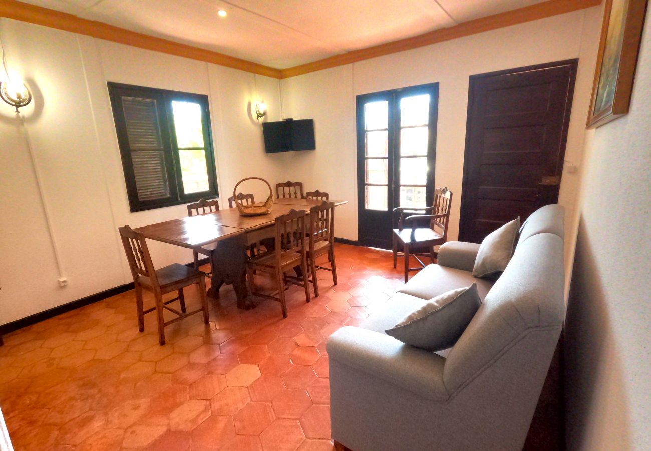Villa em Caparica - Caparica, Quinta V4 com amplo jardim em Lazarim, Caparica