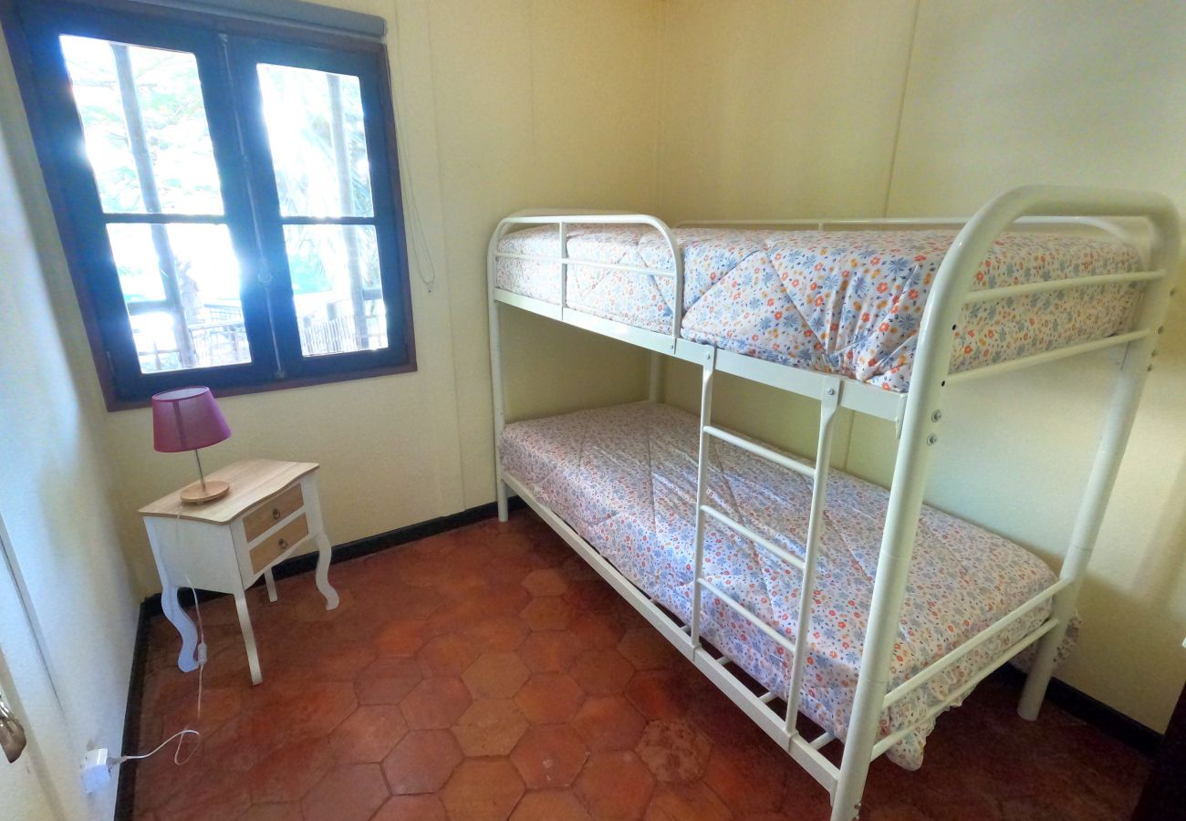 Villa em Caparica - Caparica, Quinta V4 com amplo jardim em Lazarim, Caparica