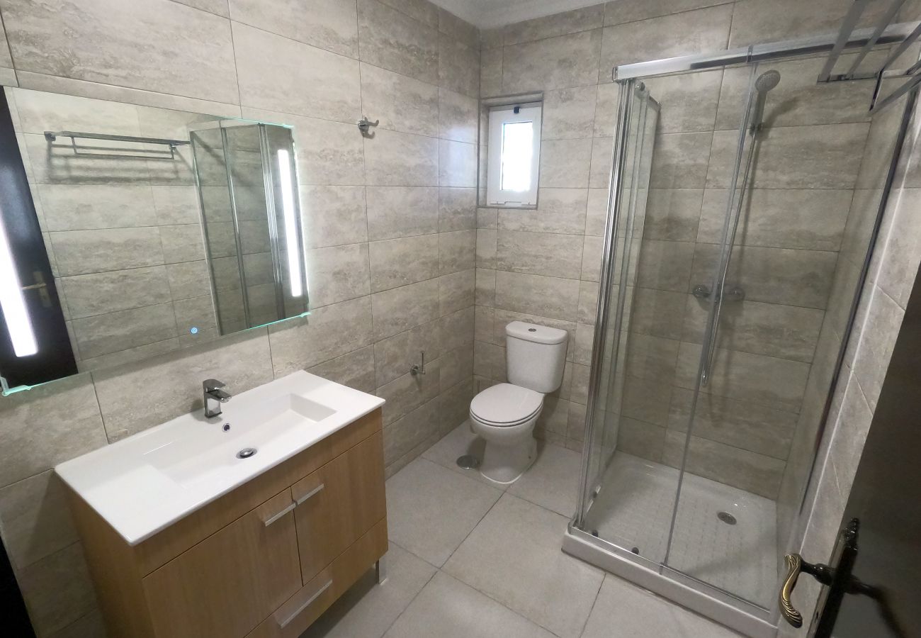 Villa em Caparica - Caparica, Quinta V4 com amplo jardim em Lazarim, Caparica