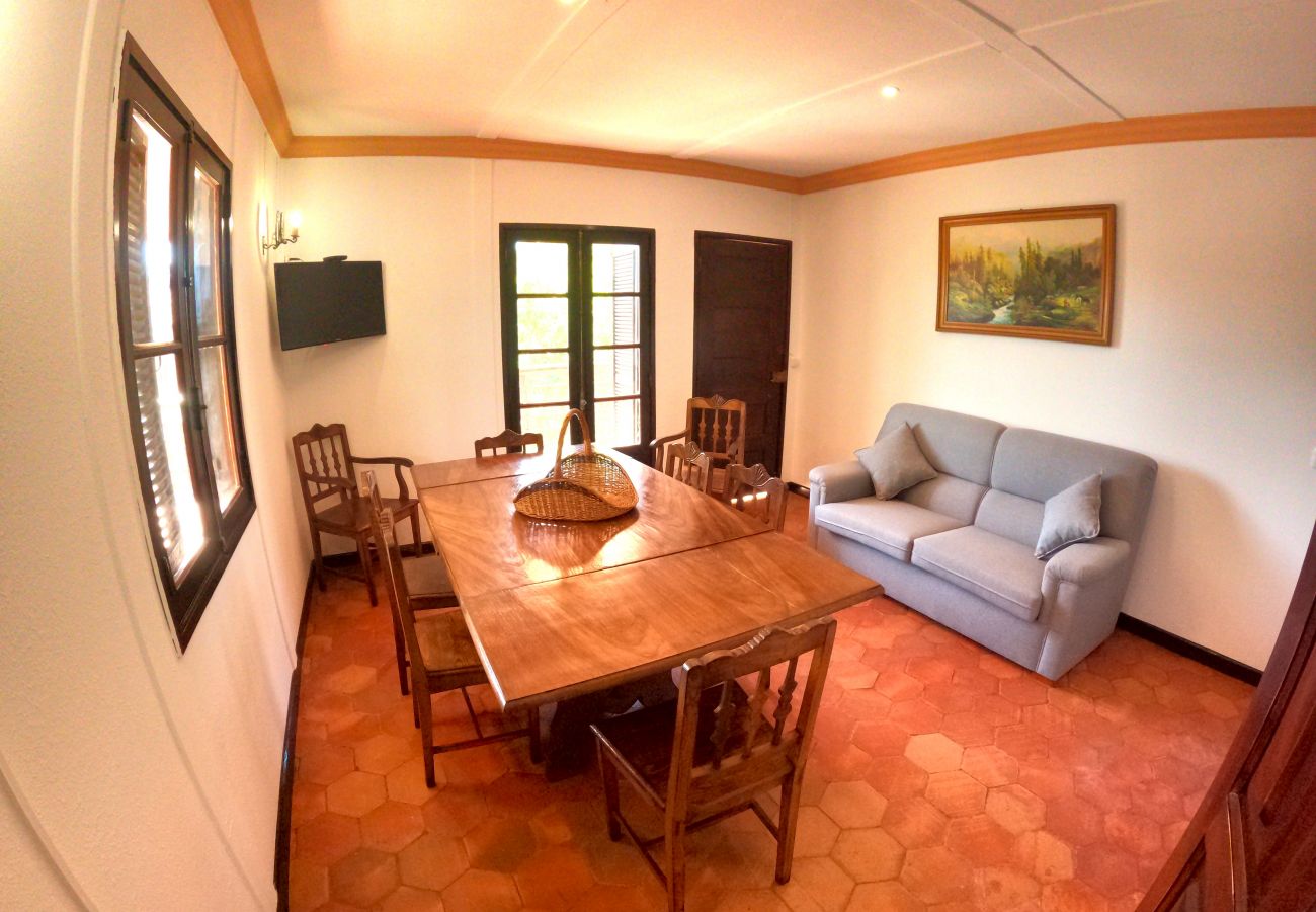 Villa em Caparica - Caparica, Quinta V4 com amplo jardim em Lazarim, Caparica
