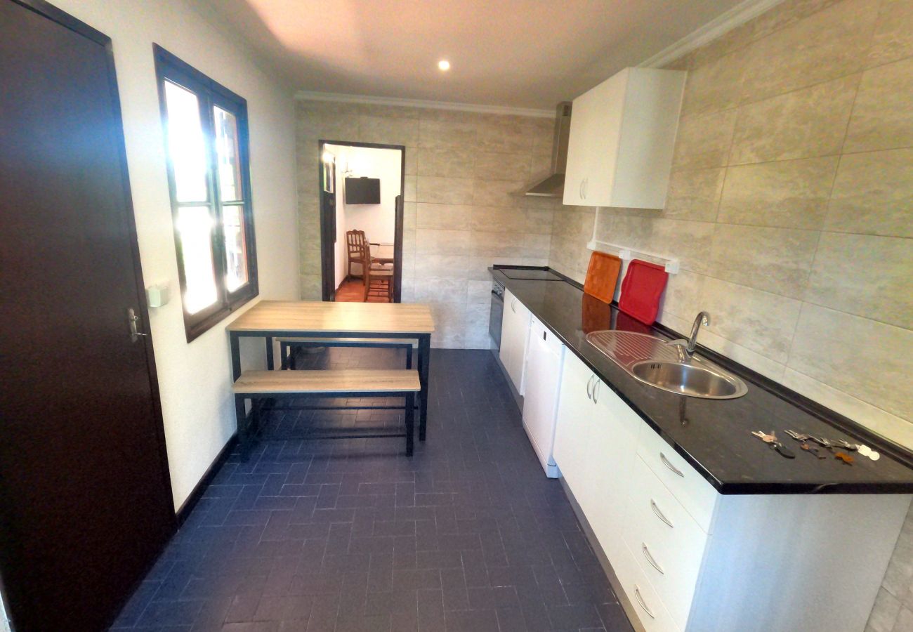 Villa em Caparica - Caparica, Quinta V4 com amplo jardim em Lazarim, Caparica