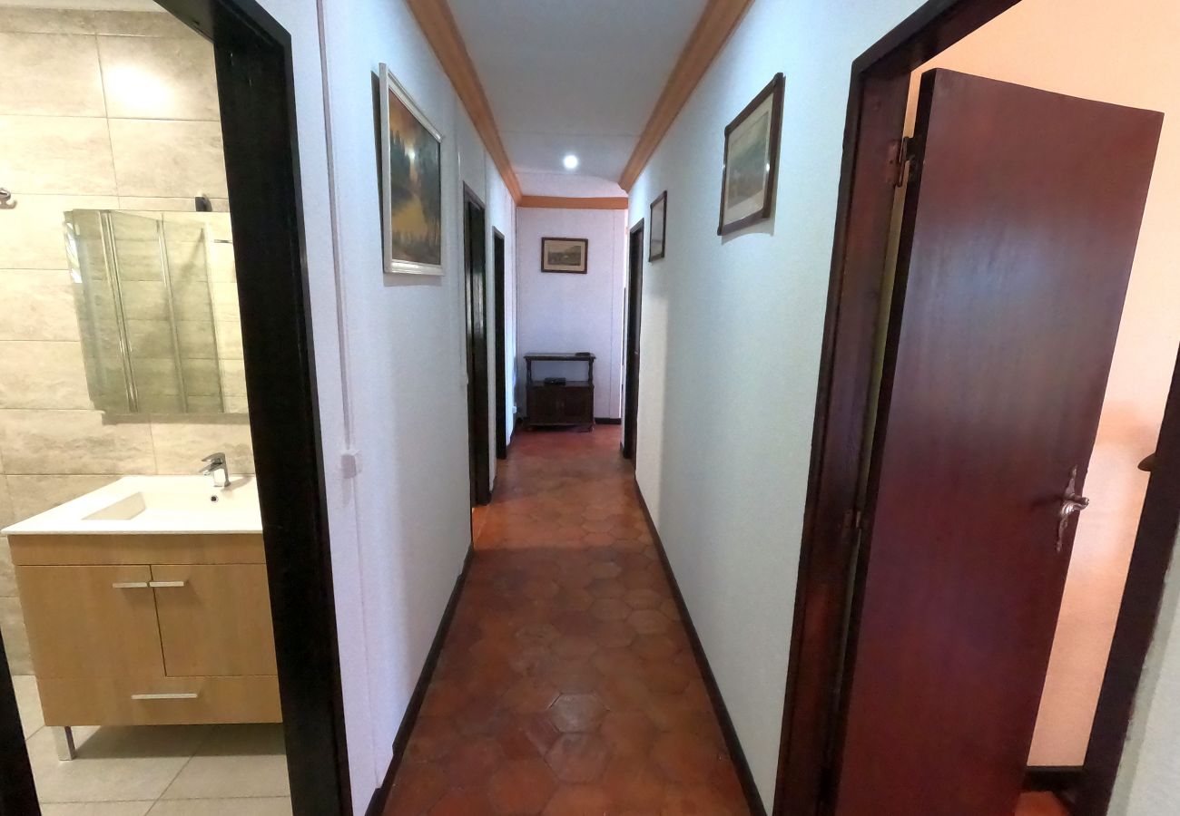Villa em Caparica - Caparica, Quinta V4 com amplo jardim em Lazarim, Caparica