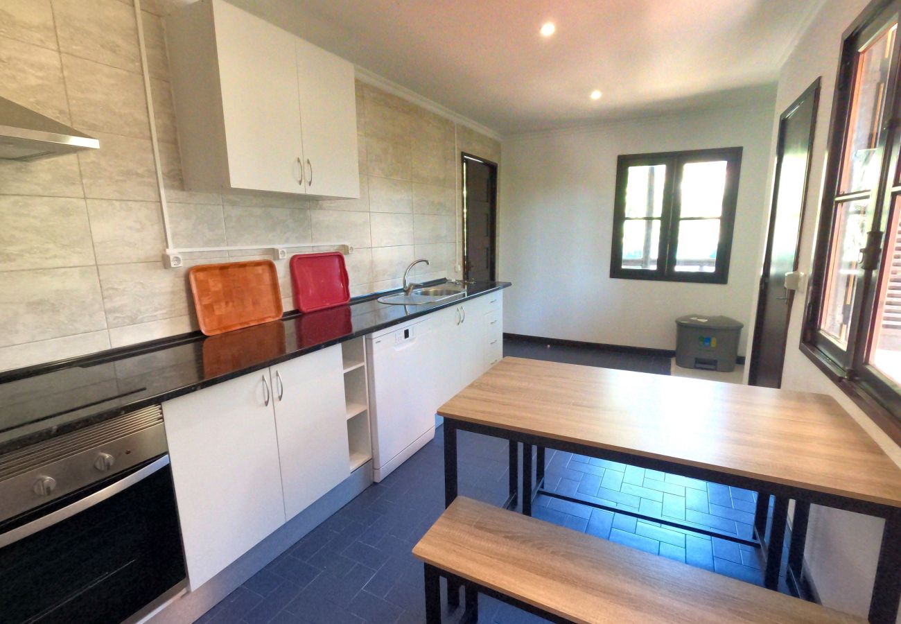 Villa em Caparica - Caparica, Quinta V4 com amplo jardim em Lazarim, Caparica