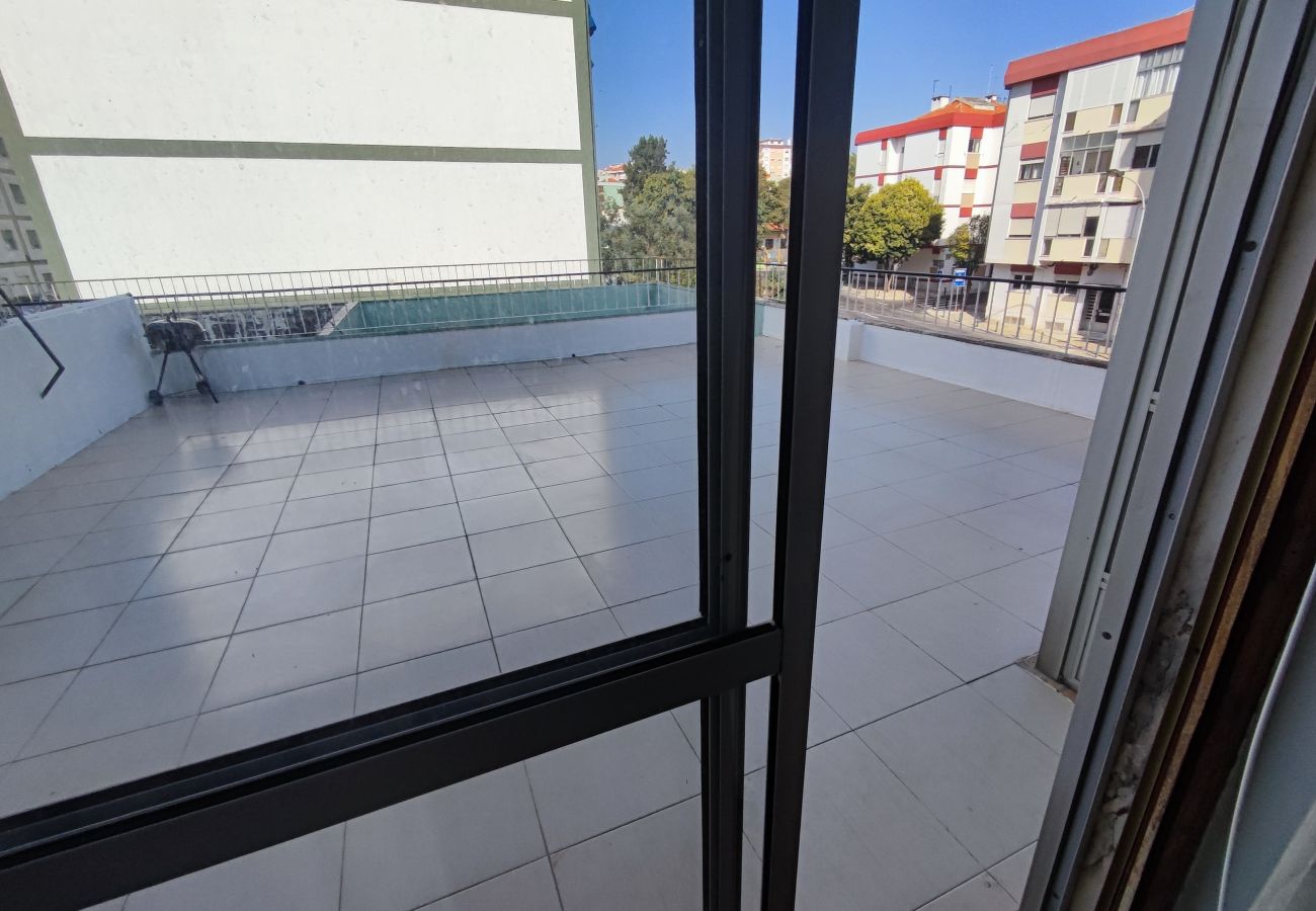 Apartamento em Queluz - Sintra, T3 com terraço em Massamá, Queluz, Sintra