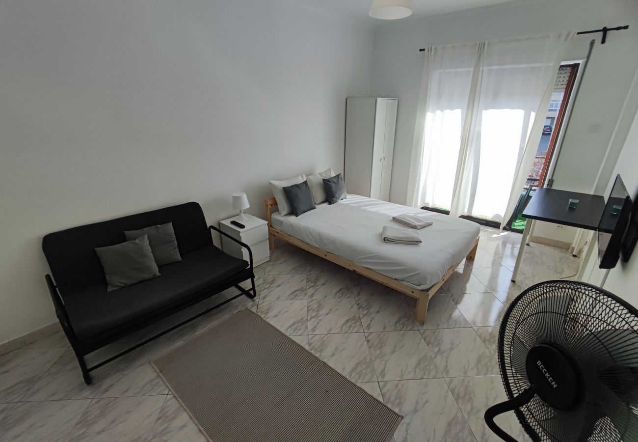 Apartamento em Queluz - Sintra, T3 com terraço em Massamá, Queluz, Sintra