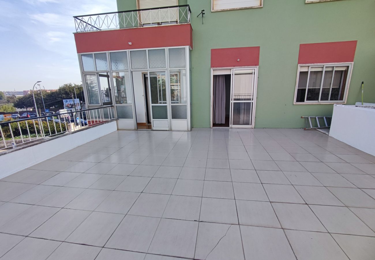 Apartamento em Queluz - Sintra, T3 com terraço em Massamá, Queluz, Sintra