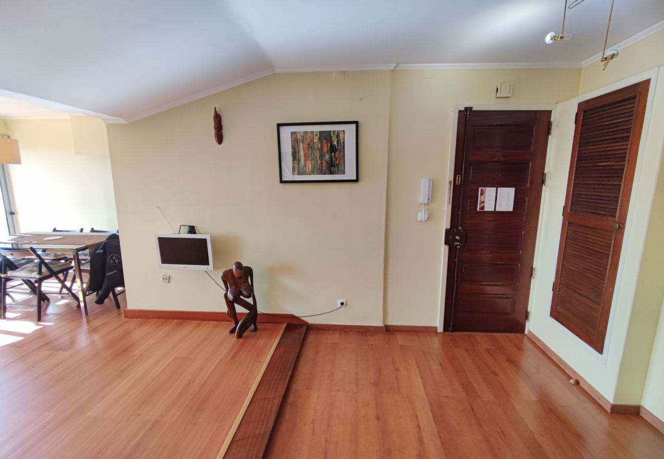 Apartamento em Oeiras - Oeiras, apartamento de 2 quartos c/ varanda e churrasqueira junto ao Parque dos Poetas
