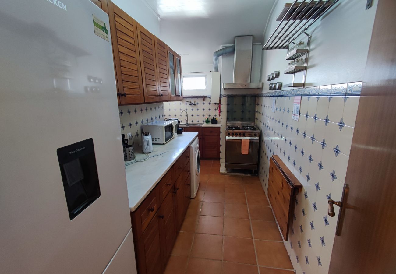 Apartamento em Oeiras - Oeiras, apartamento de 2 quartos c/ varanda e churrasqueira junto ao Parque dos Poetas