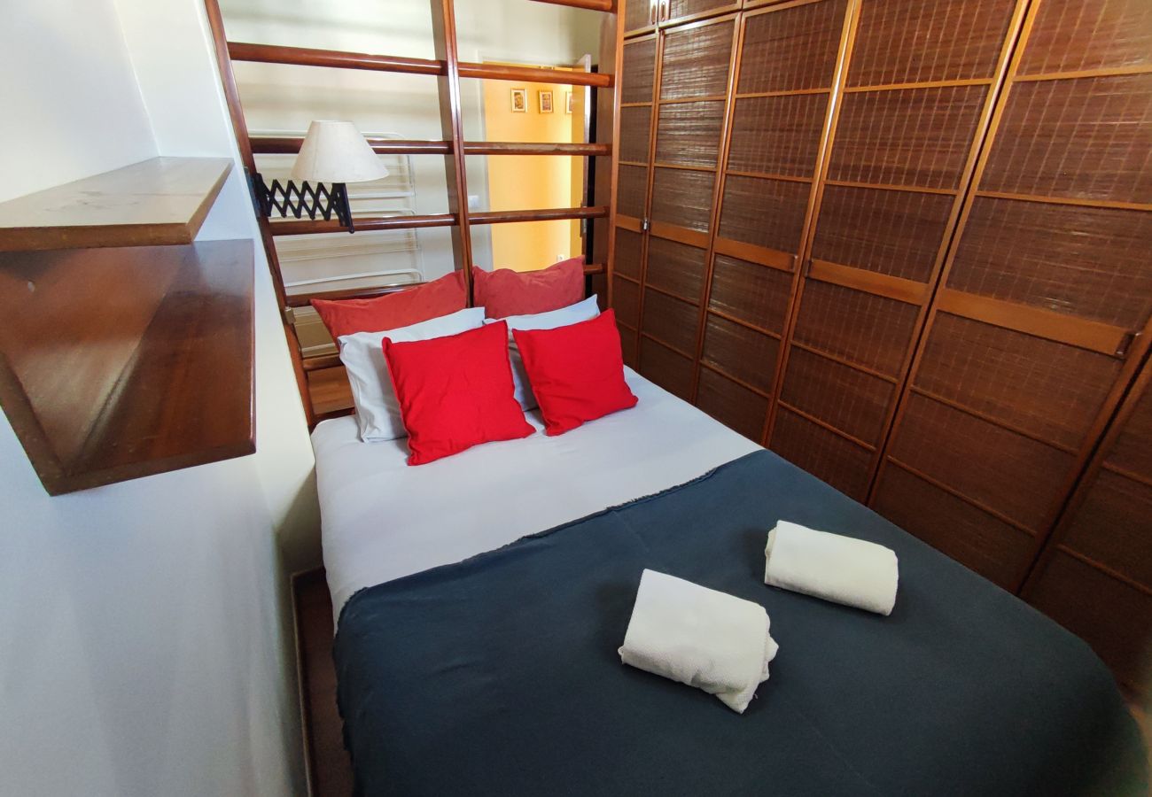 Apartamento em Oeiras - Oeiras, apartamento de 2 quartos c/ varanda e churrasqueira junto ao Parque dos Poetas