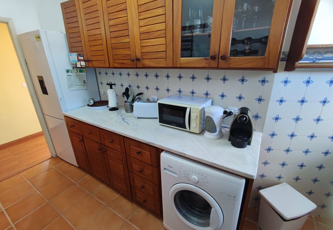 Apartamento em Oeiras - Oeiras, apartamento de 2 quartos c/ varanda e churrasqueira junto ao Parque dos Poetas