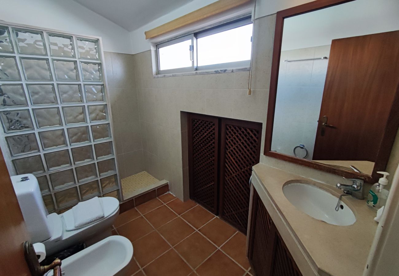 Apartamento em Oeiras - Oeiras, apartamento de 2 quartos c/ varanda e churrasqueira junto ao Parque dos Poetas